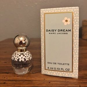 DAISY DREAM by Marc Jacobs
